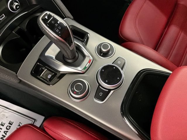 Used 2024 Alfa Romeo Stelvio Veloce AWD/4WD image 23