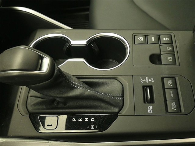 Used 2023 Toyota Highlander XLE image 14