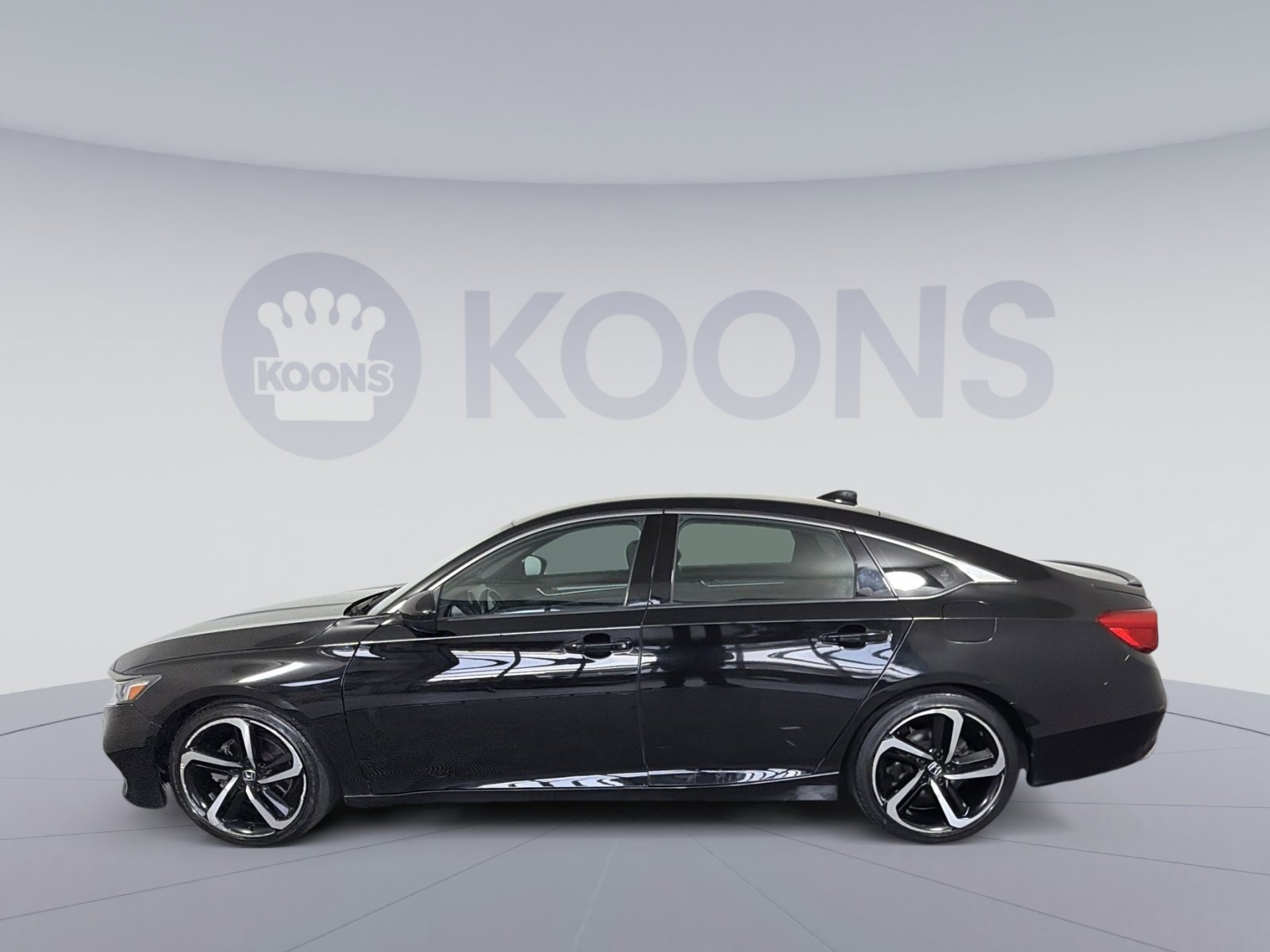 Used 2019 Honda Accord Sport image 2