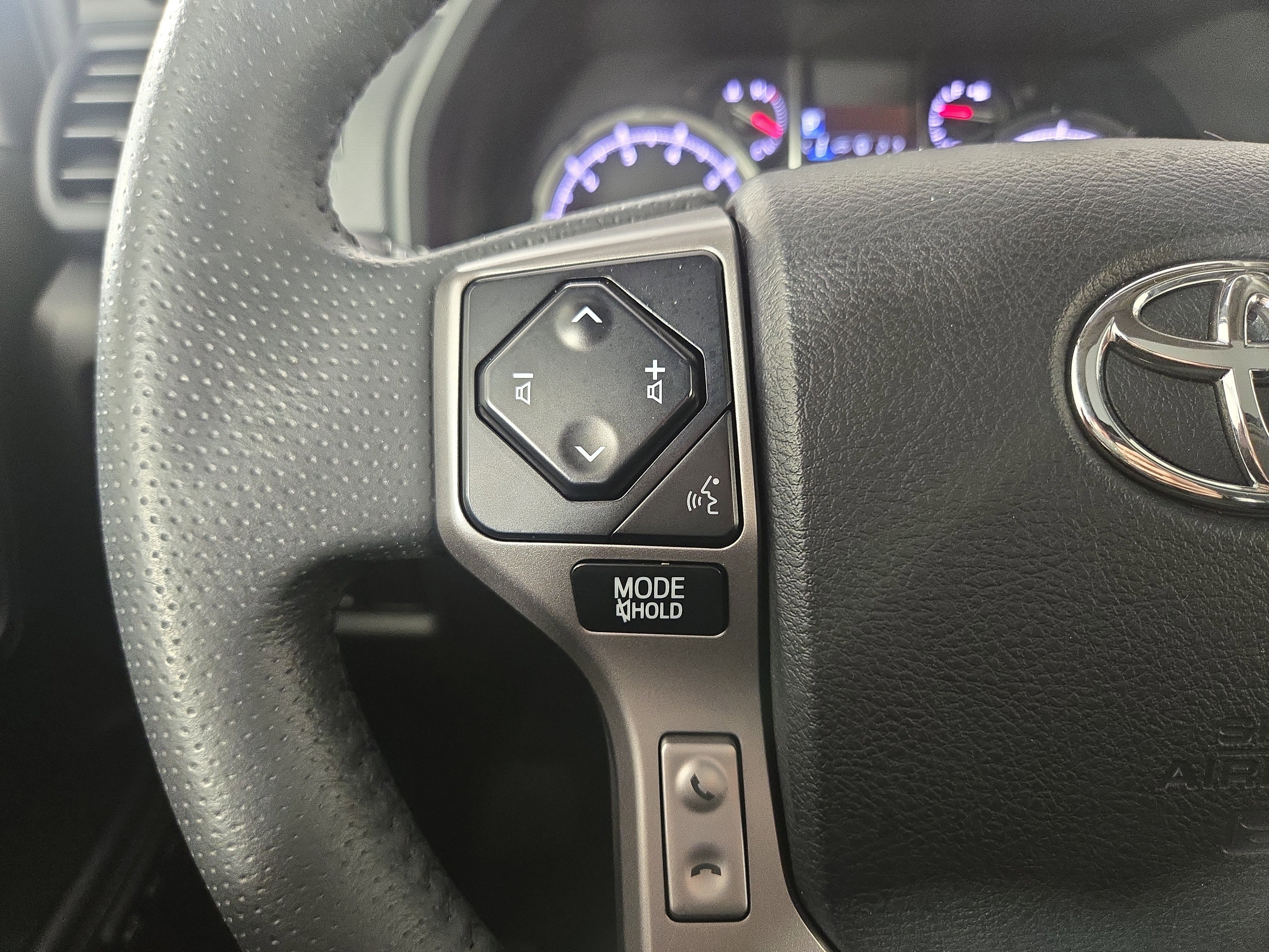 Used 2020 Toyota 4Runner Limited image 15