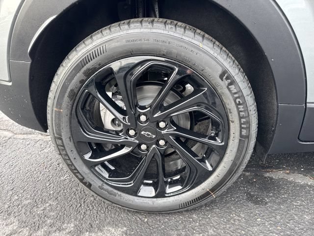 New 2027 Chevrolet Bolt RS w/ Technology Package FWD image 9