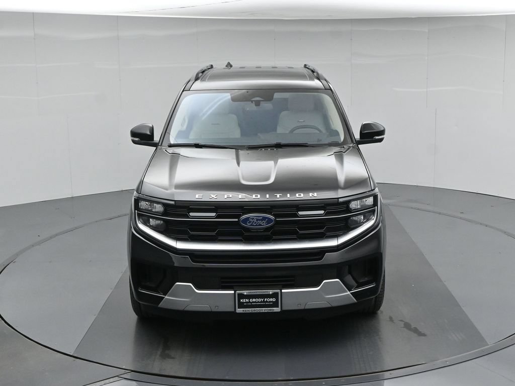Certified 2025 Ford Expedition Platinum w/ Driver's Package AWD/4WD image 44