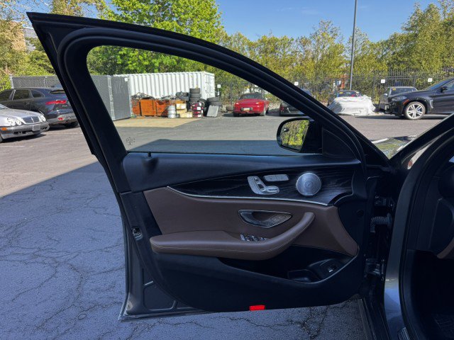 Used 2018 Mercedes-Benz E 400 4MATIC Wagon image 21