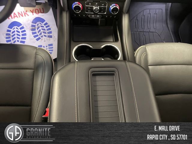 Used 2023 GMC Yukon SLT w/ SLT Luxury Package image 18
