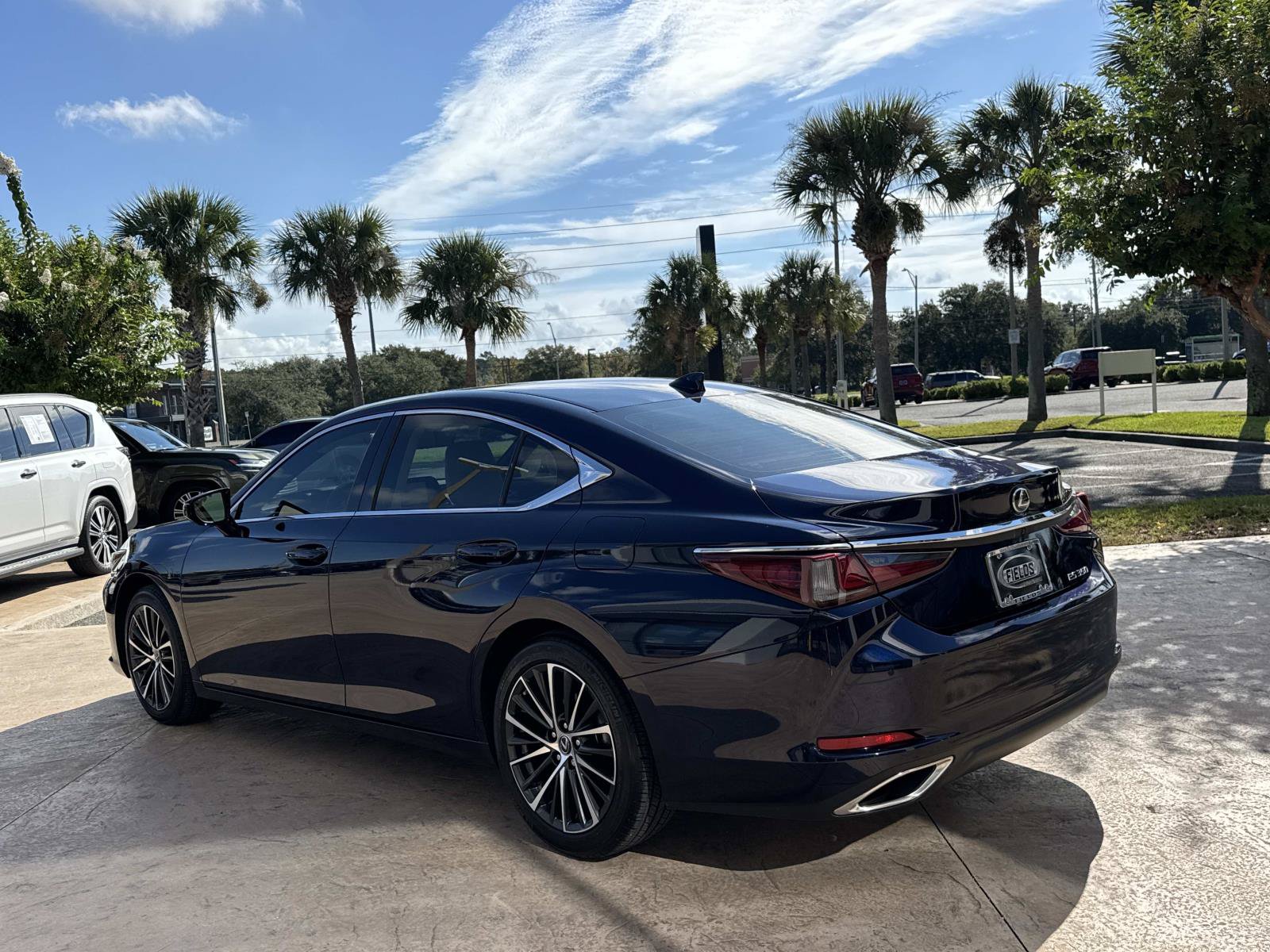 Used 2024 Lexus ES 350 w/ Premium Package FWD image 6