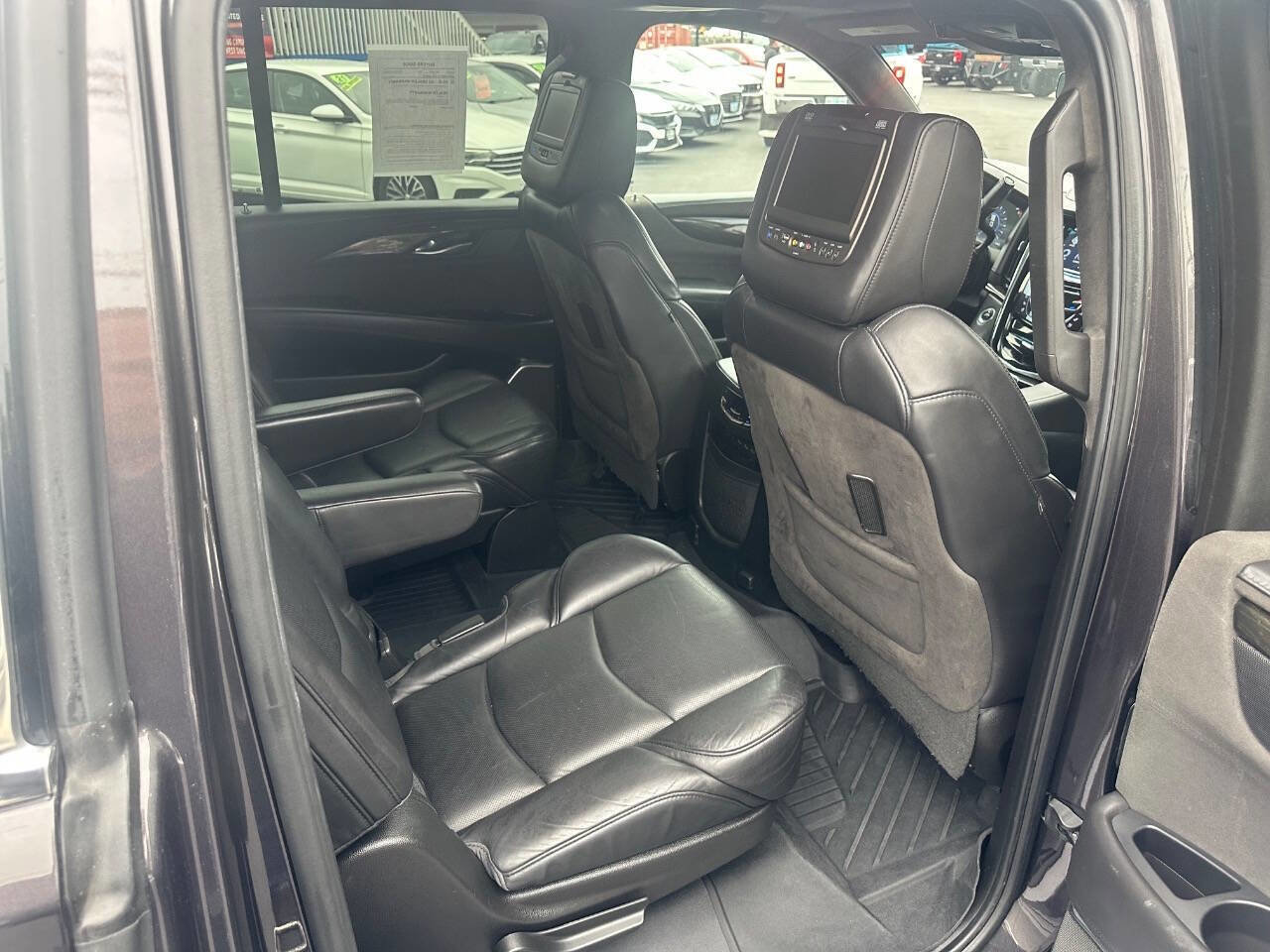 Used 2017 Cadillac Escalade ESV Platinum image 21