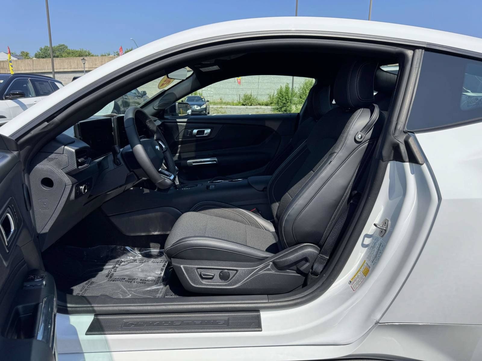 Used 2025 Ford Mustang Coupe RWD image 22