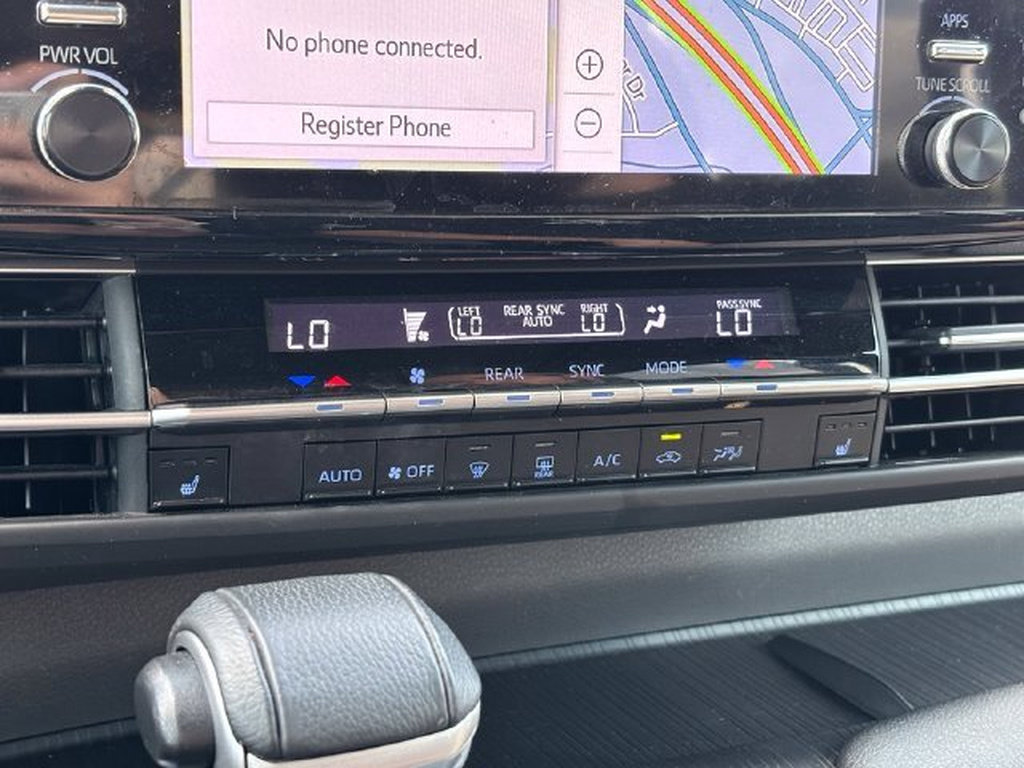 Certified 2024 Toyota Sienna XSE FWD image 23