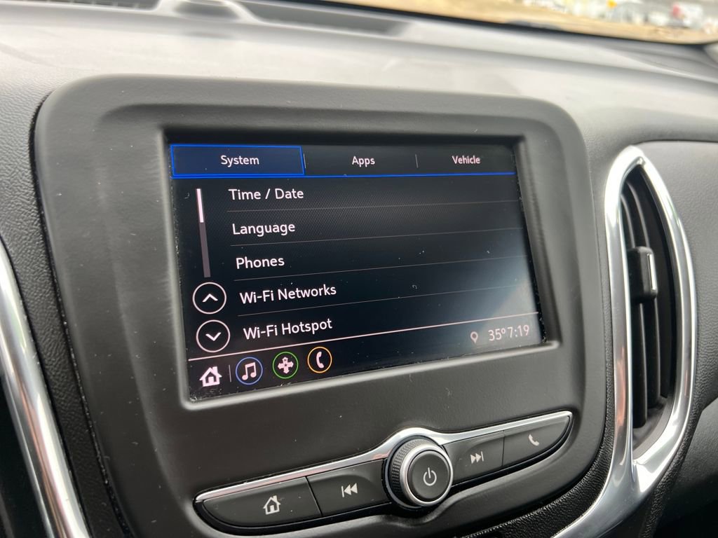 Used 2020 Chevrolet Equinox LT w/ Driver Convenience Package image 17