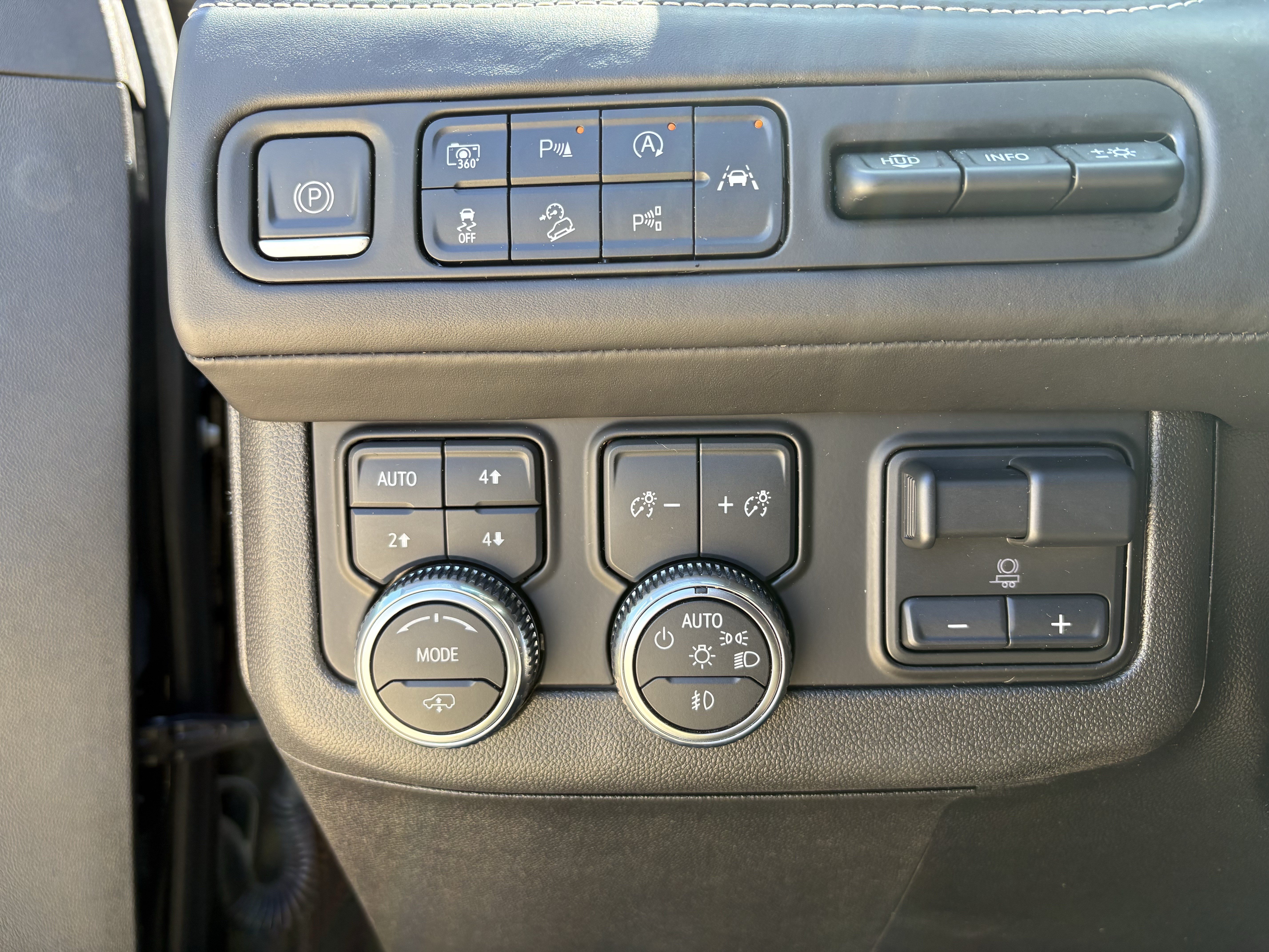Used 2023 GMC Yukon Denali Ultimate AWD/4WD image 20