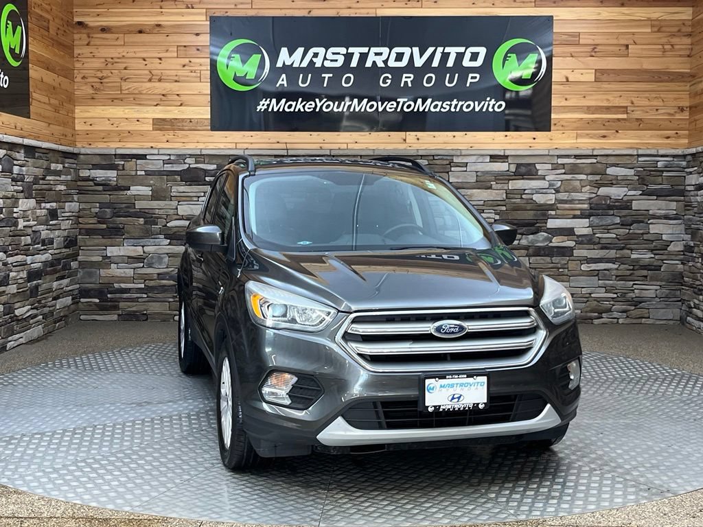 Used 2017 Ford Escape SE w/ SE Leather Comfort Package AWD/4WD image 4