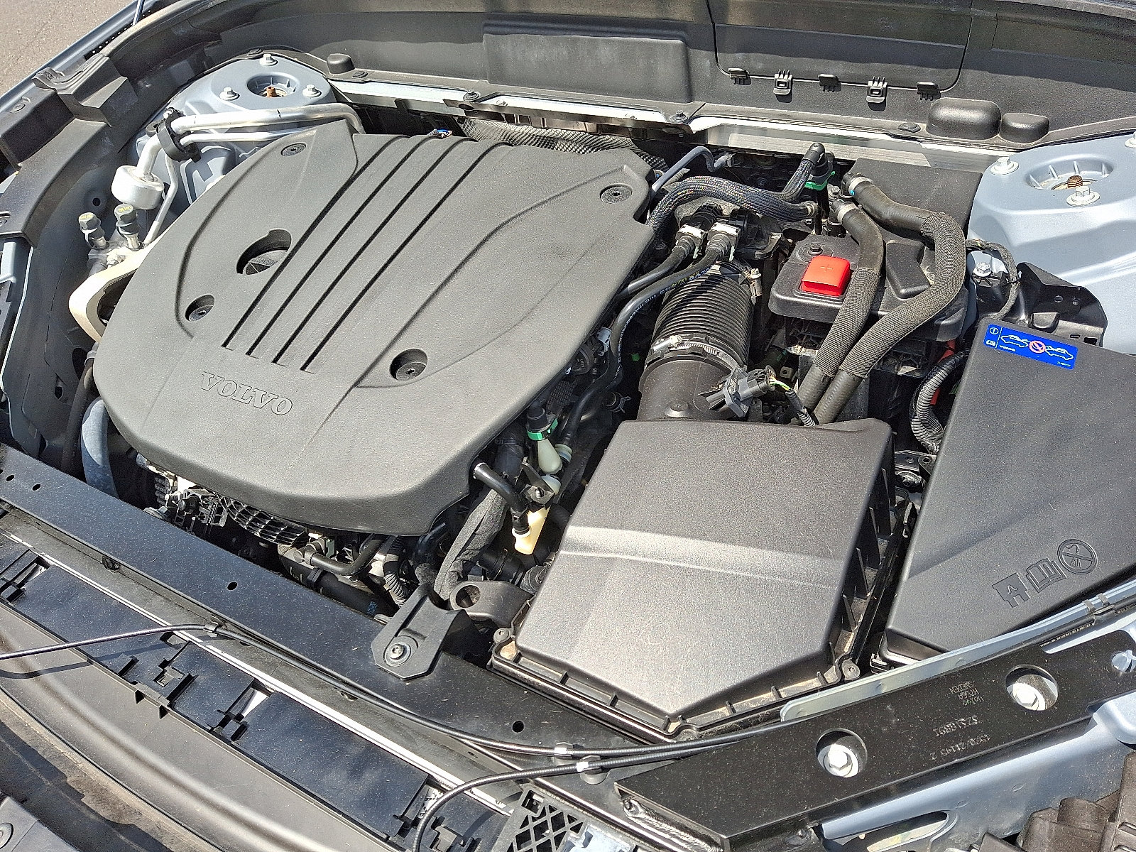 Certified 2022 Volvo XC60 B5 Momentum w/ Climate Package image 27