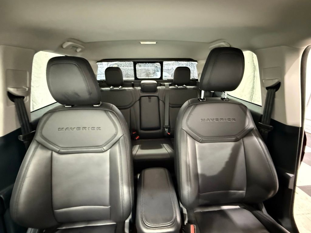 New 2025 Ford Maverick Lariat w/ Black Appearance Package image 29