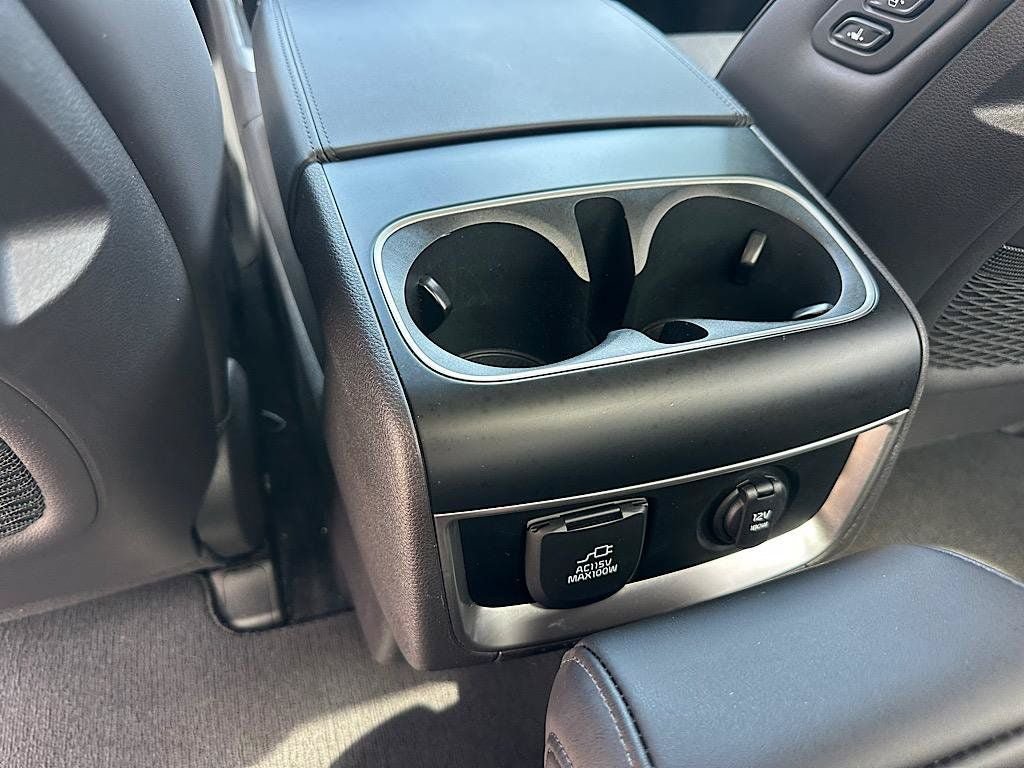 Used 2025 Kia Carnival SX w/ SX Dark Edition Package FWD image 21