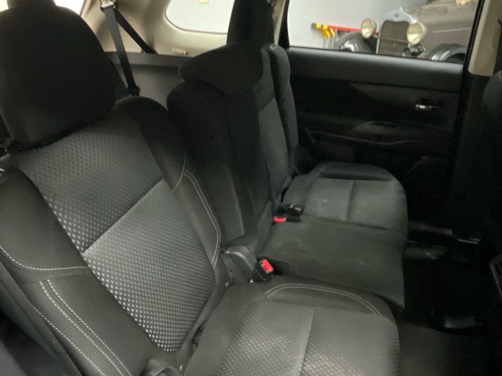 Used 2020 Mitsubishi Outlander ES FWD image 20