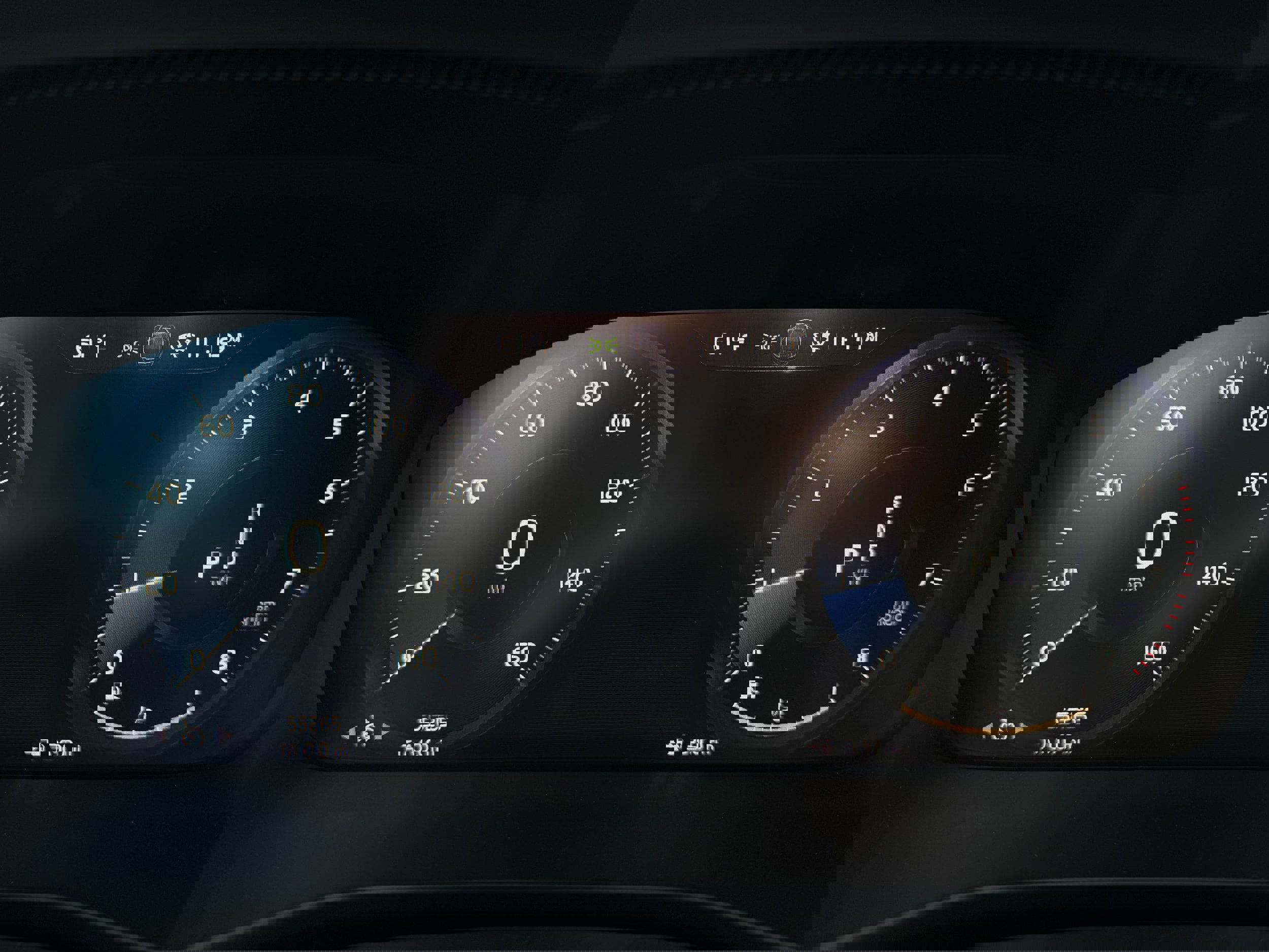 Used 2020 Volvo XC40 T4 Momentum image 18