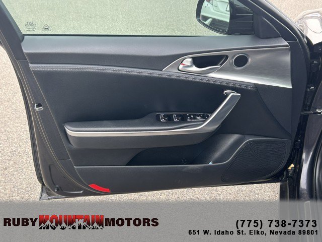 Used 2022 Kia Stinger GT1 AWD/4WD image 9