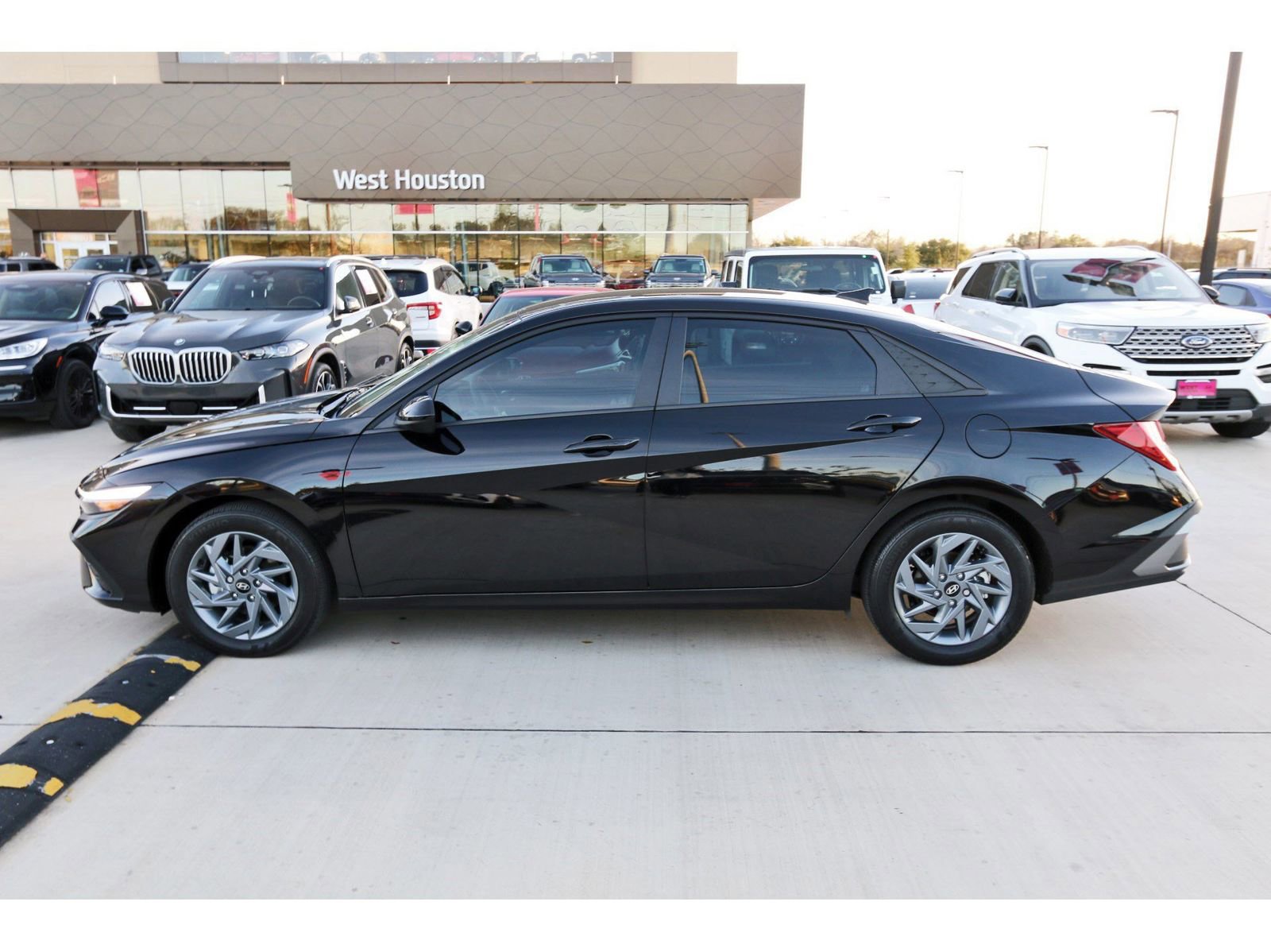 Certified 2025 Hyundai Elantra Blue image 6