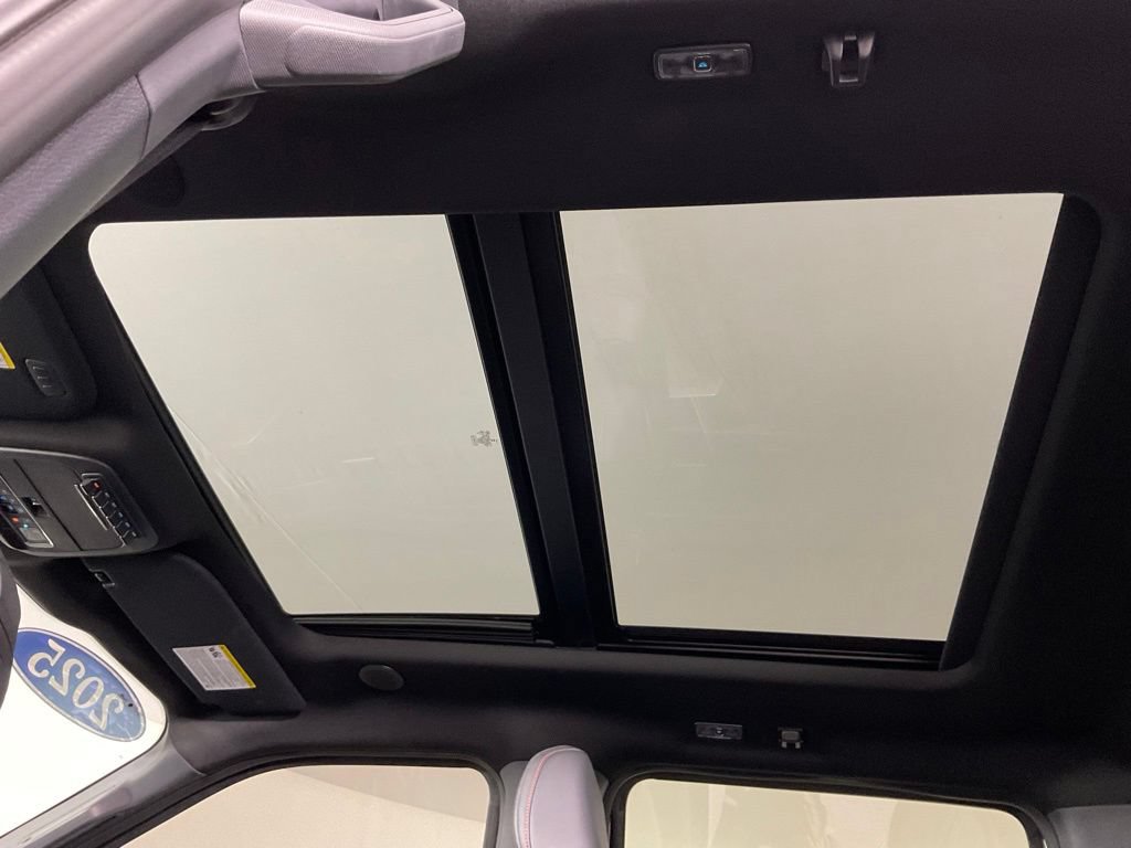 Used 2025 Ford F150 Raptor AWD/4WD image 17