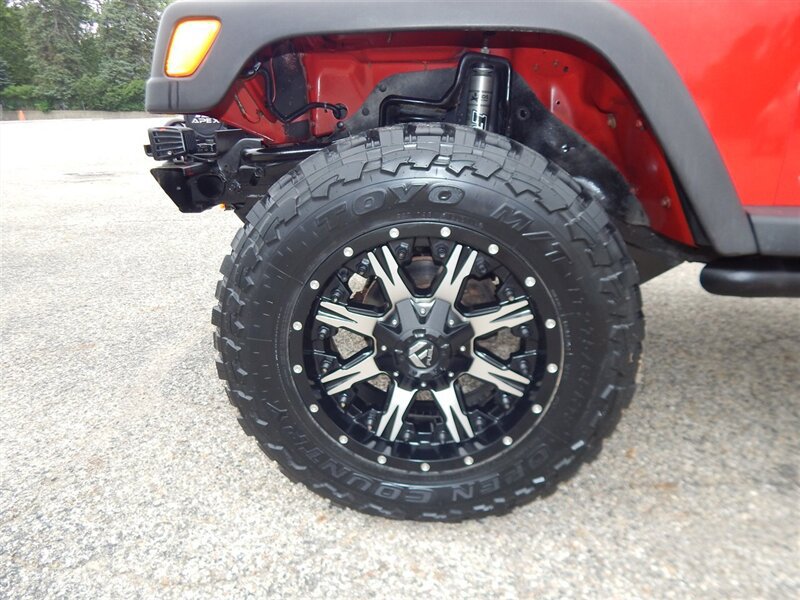 Used 2004 Jeep Wrangler X AWD/4WD image 14