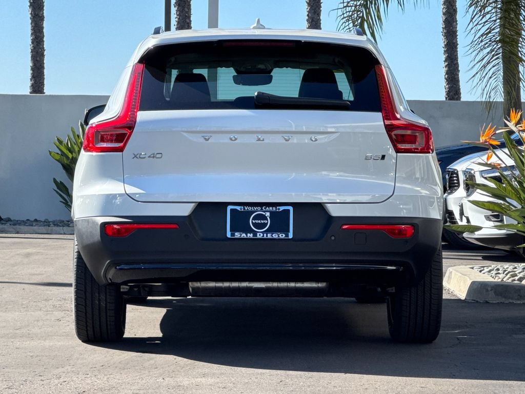 New 2026 Volvo XC40 B5 Plus w/ Protection Package Premier AWD/4WD image 4
