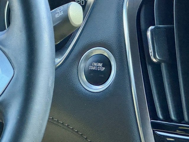 Used 2023 Chevrolet Traverse LT image 21