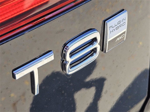 Certified 2025 Volvo XC60 T8 Plus w/ Protection Package Premier image 15