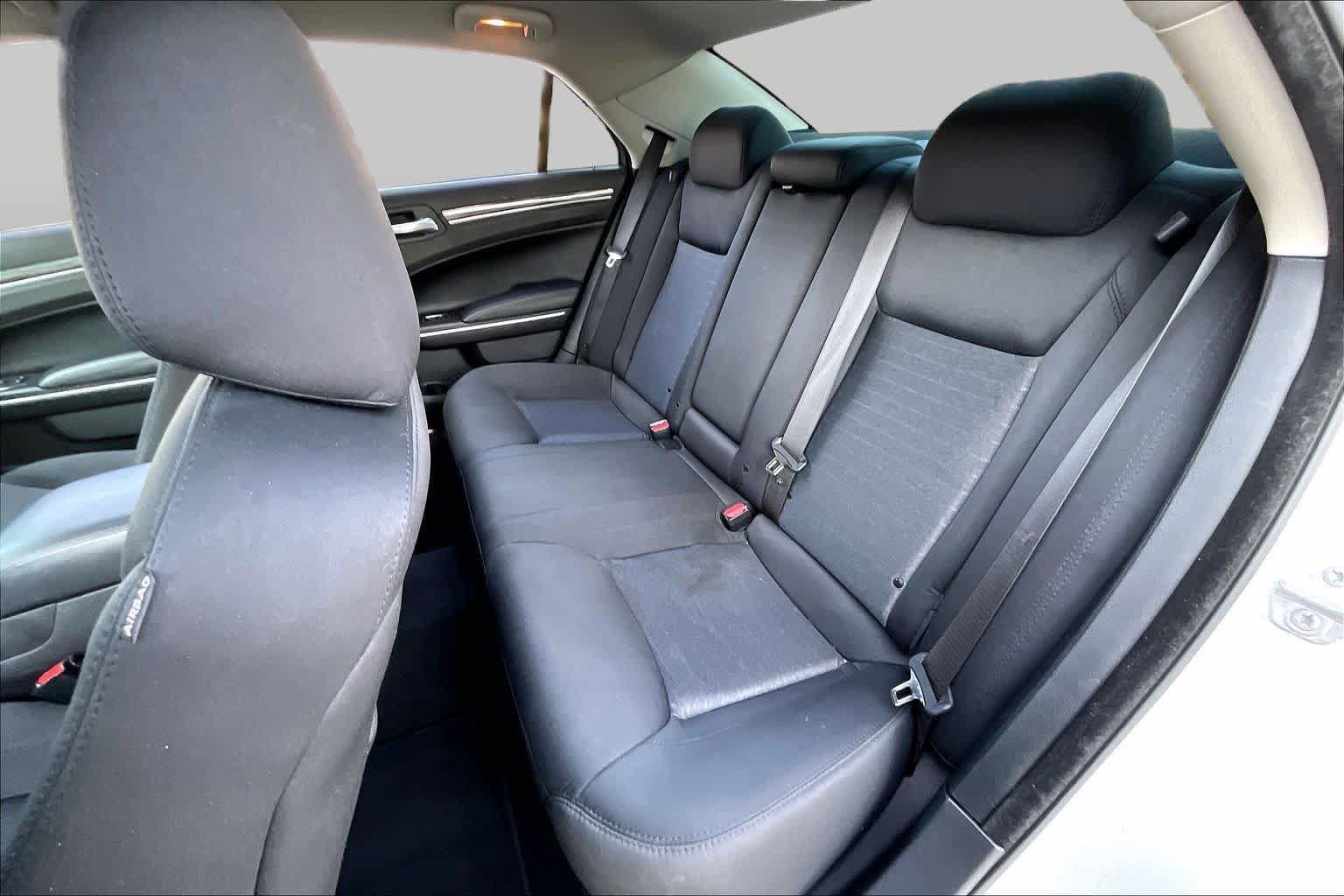 Used 2021 Chrysler 300 Touring w/ Sport Appearance Package RWD image 19