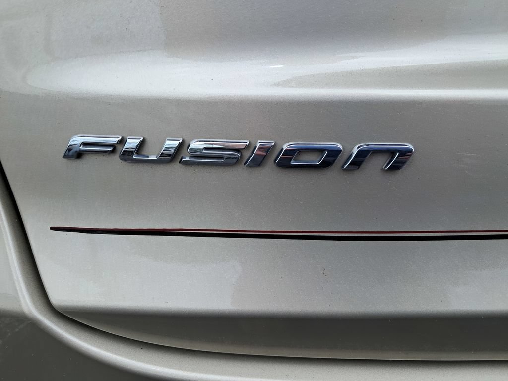 Used 2019 Ford Fusion Titanium FWD image 11
