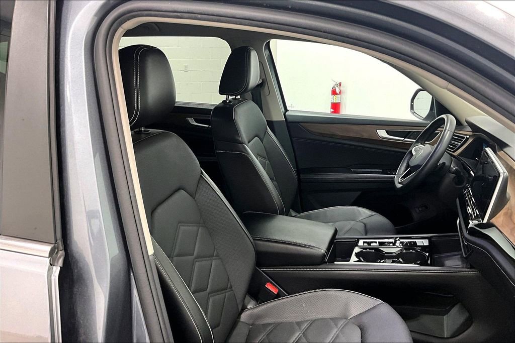 Used 2024 Volkswagen Atlas SE image 7