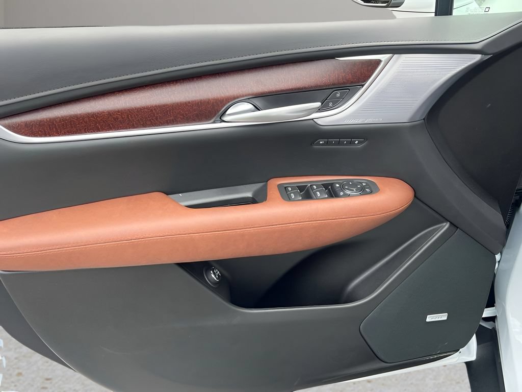 New 2026 Cadillac XT5 Premium Luxury w/ LPO, Floor Liner Package FWD image 9