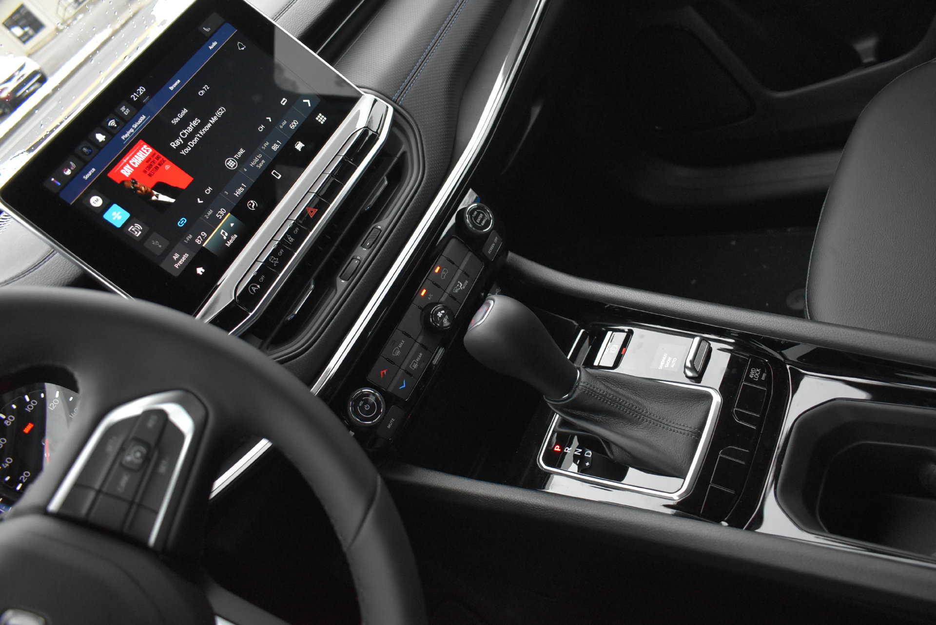 New 2026 Jeep Compass Latitude AWD/4WD image 25