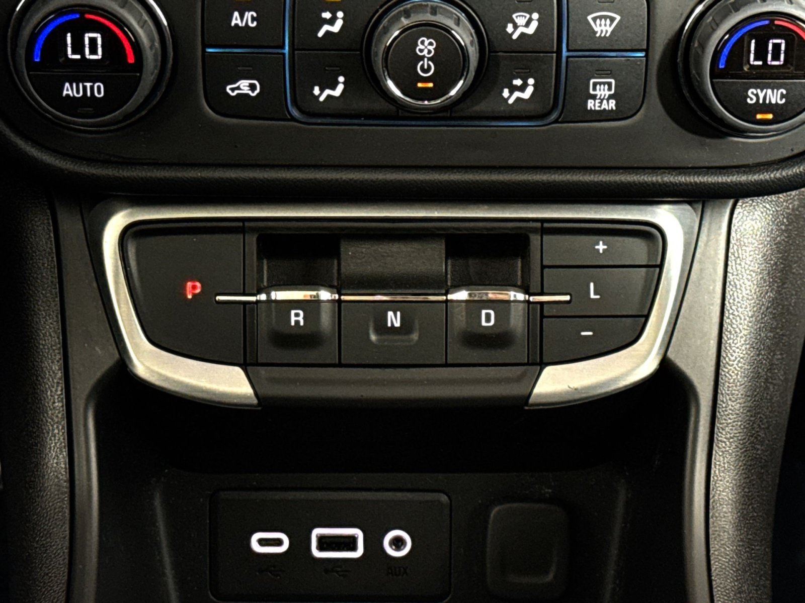 Used 2023 GMC Terrain SLE w/ Driver Convenience Package AWD/4WD image 21