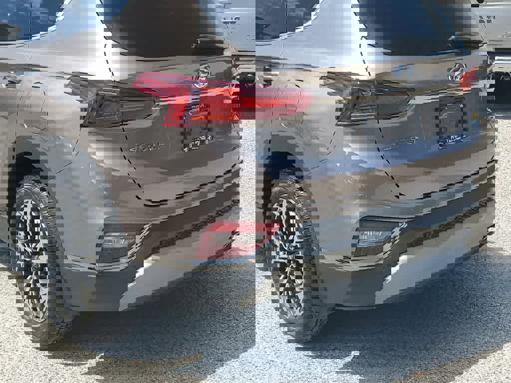 Used 2020 Hyundai Santa Fe Limited image 8