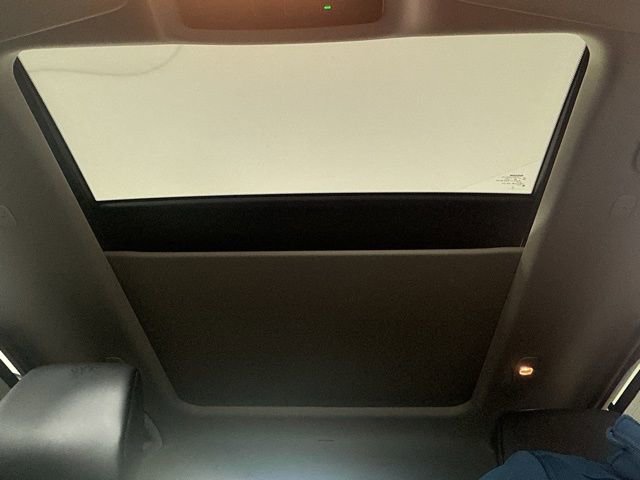 Used 2023 Nissan Rogue SV w/ SV Premium B Package image 32