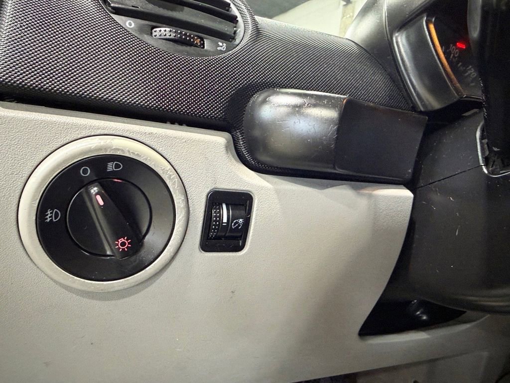 Used 2003 Volkswagen Beetle GLS FWD image 30