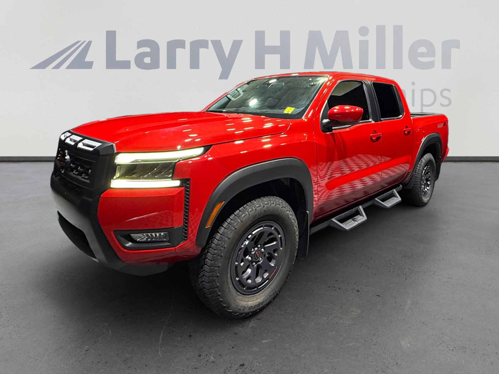 Certified 2025 Nissan Frontier PRO-4X AWD/4WD image 1