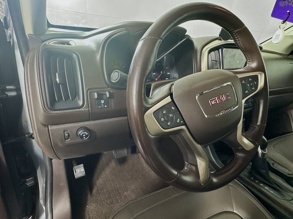 Used 2022 GMC Canyon Denali RWD image 11