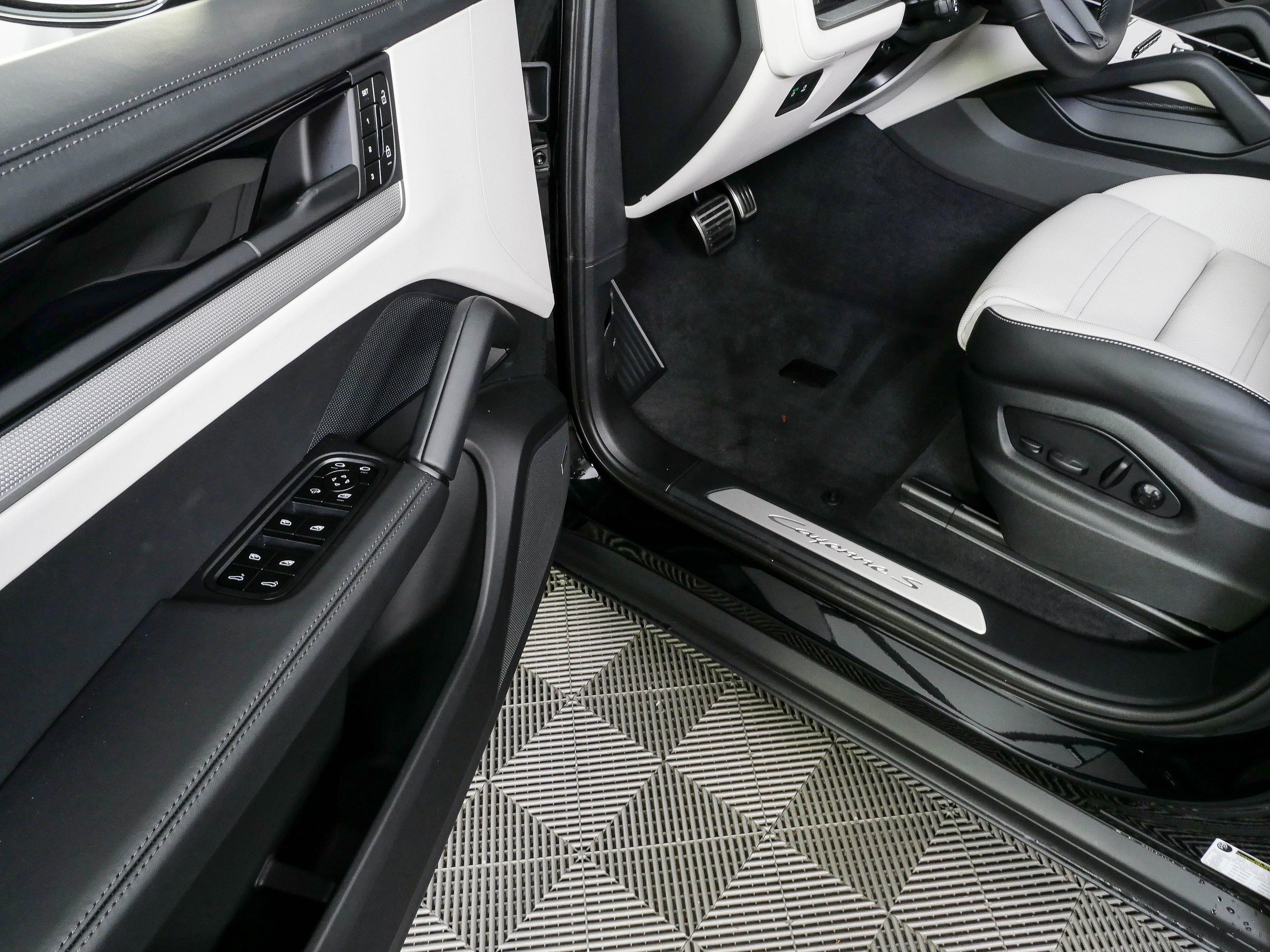 New 2026 Porsche Cayenne S AWD/4WD image 8
