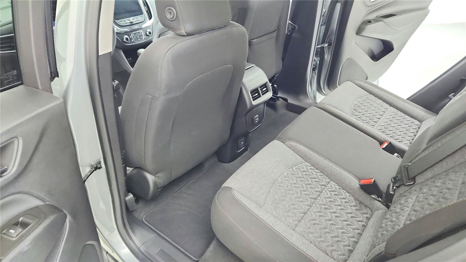 Used 2024 Chevrolet Equinox LT AWD/4WD image 12