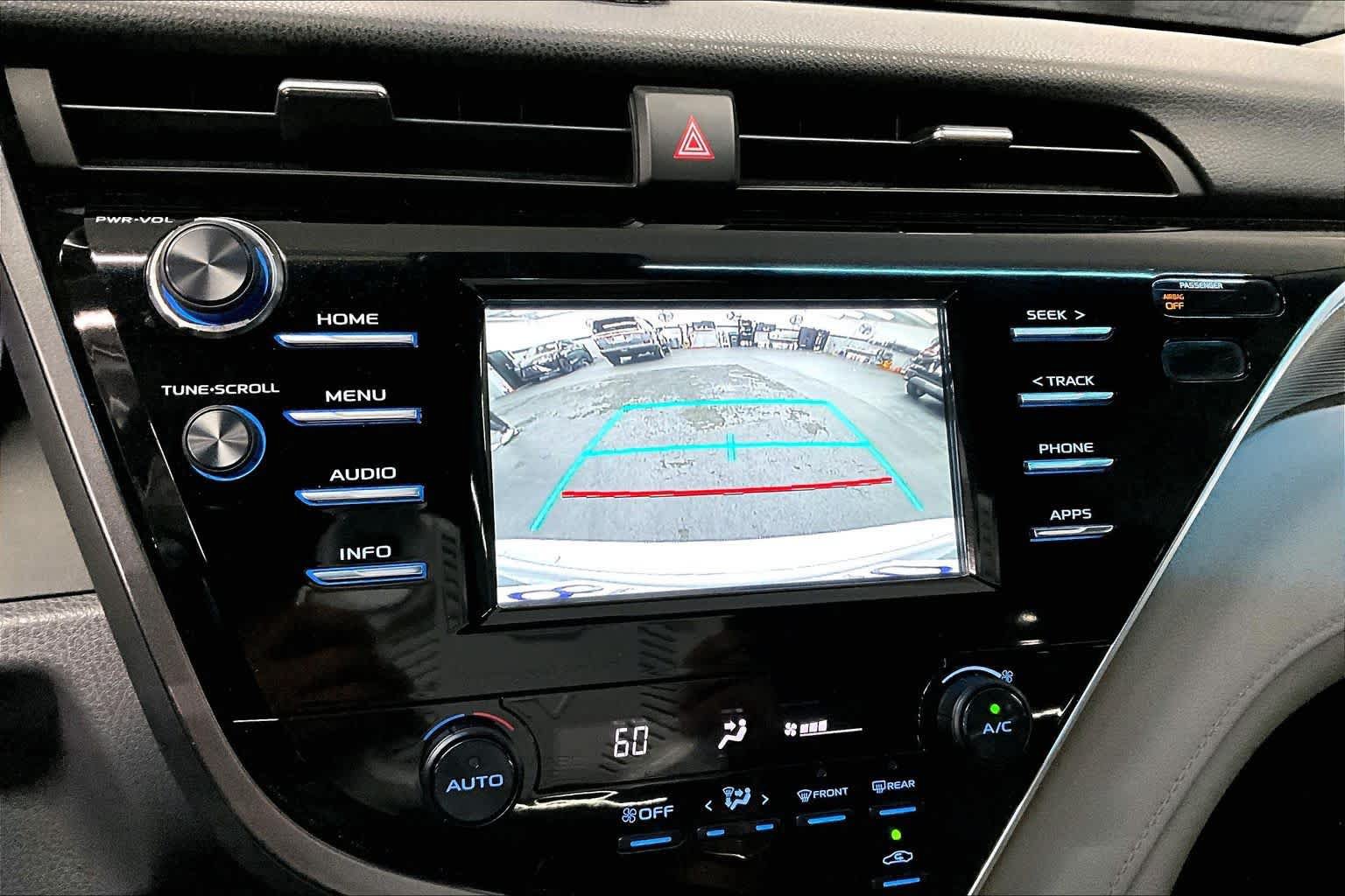Used 2018 Toyota Camry SE FWD image 26