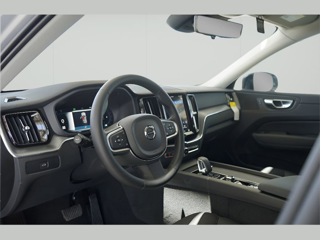 New 2025 Volvo XC60 B5 Core w/ Climate Package image 16