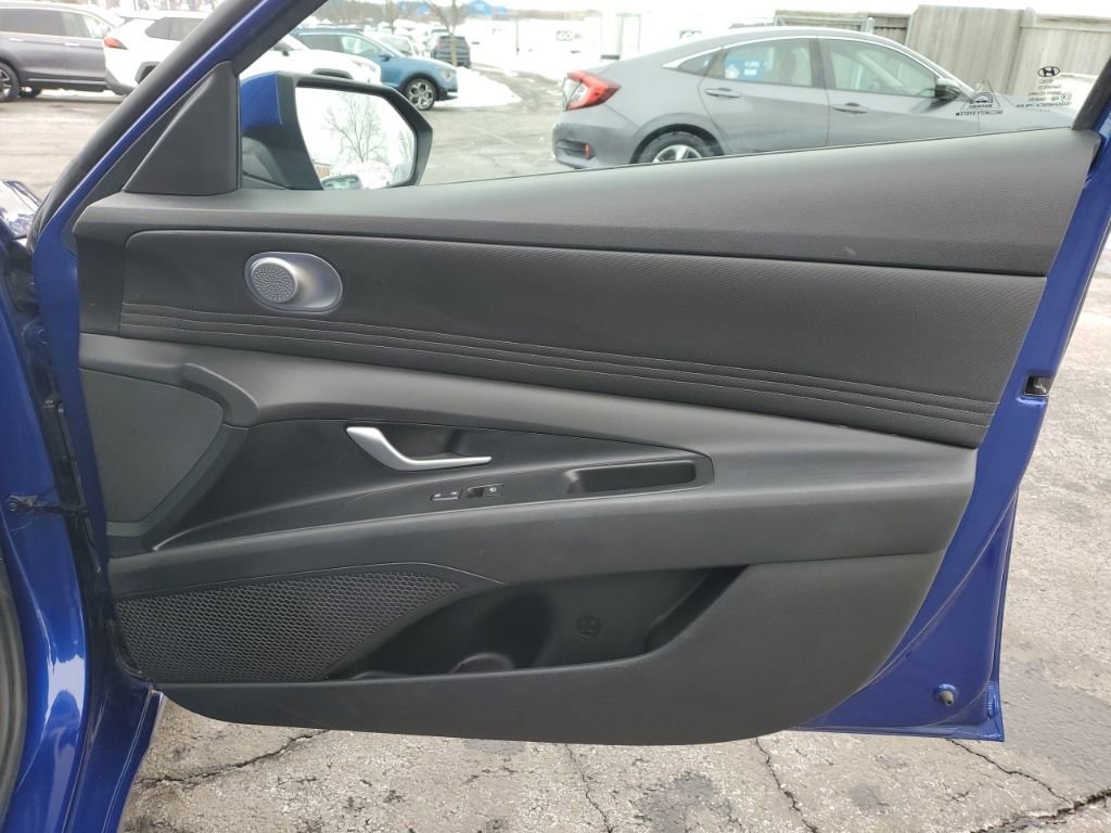 Used 2021 Hyundai Elantra SEL w/ Convenience Package image 35