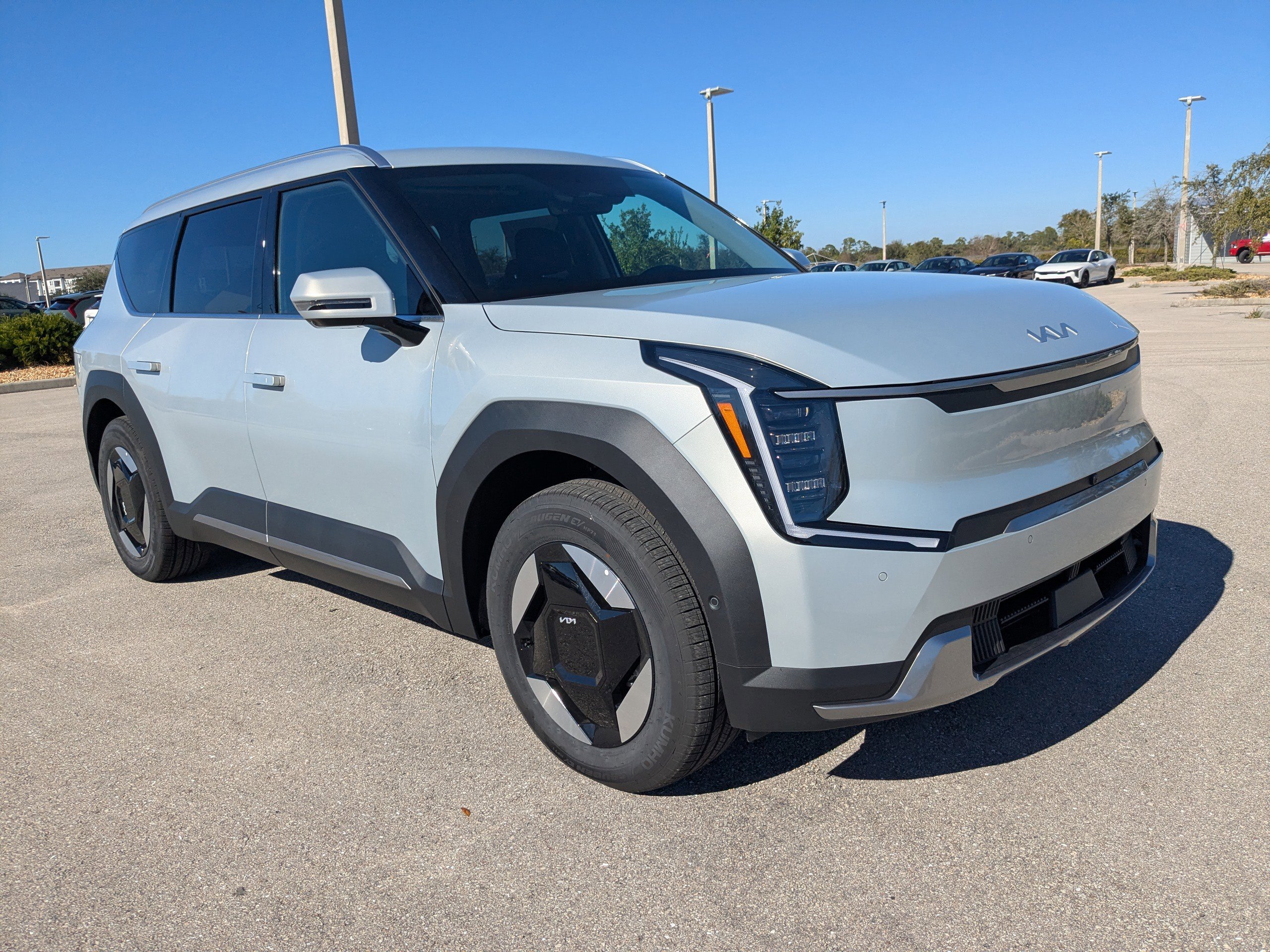 New 2026 Kia EV9 Wind AWD/4WD image 2