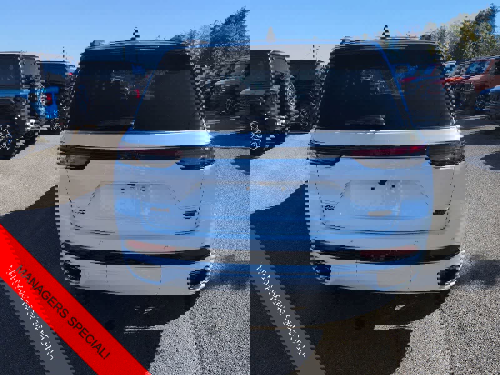 New 2025 Jeep Grand Cherokee Summit w/ Obsidian Package image 7