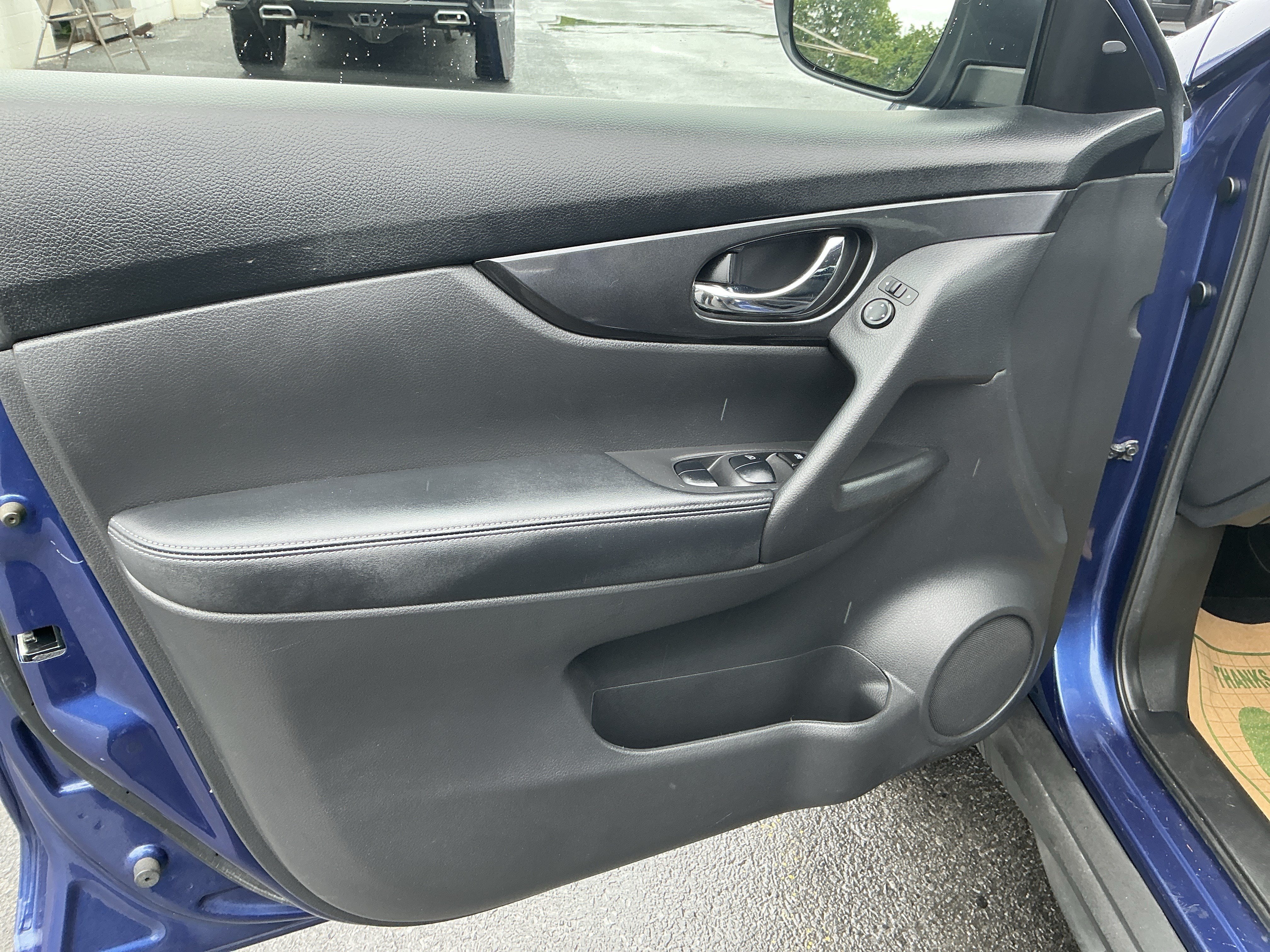 Used 2020 Nissan Rogue SV AWD/4WD image 13