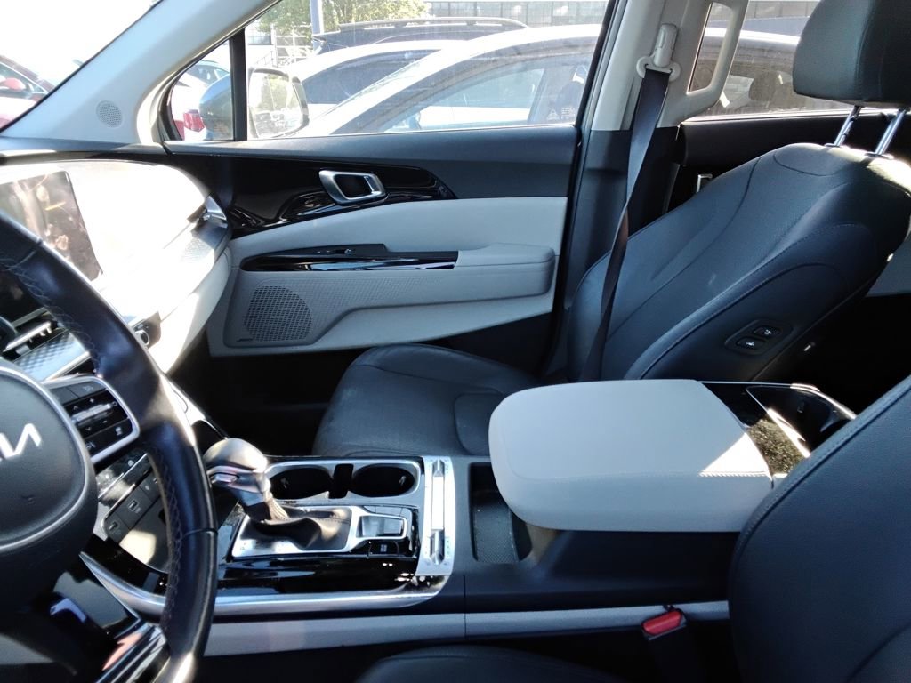 Used 2024 Kia Carnival SX Prestige FWD image 9