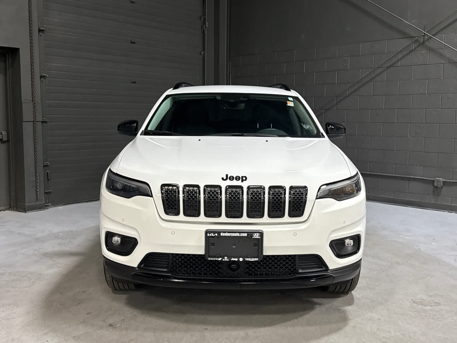 Certified 2023 Jeep Cherokee Altitude Lux w/ Mopar Interior Package AWD/4WD image 3