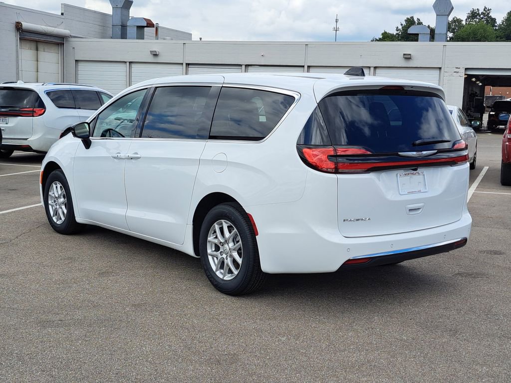 New 2026 Chrysler Pacifica Select FWD image 3