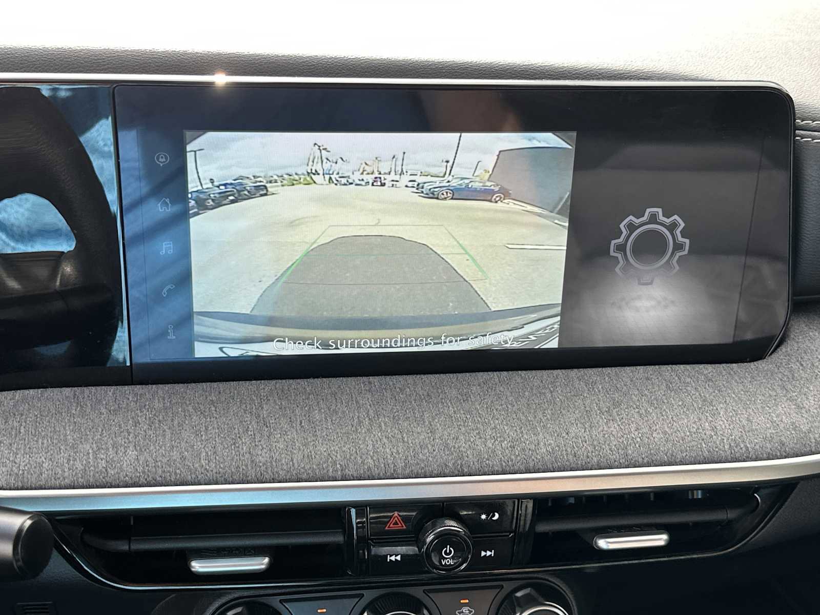 Used 2025 Nissan Kicks SV FWD image 17